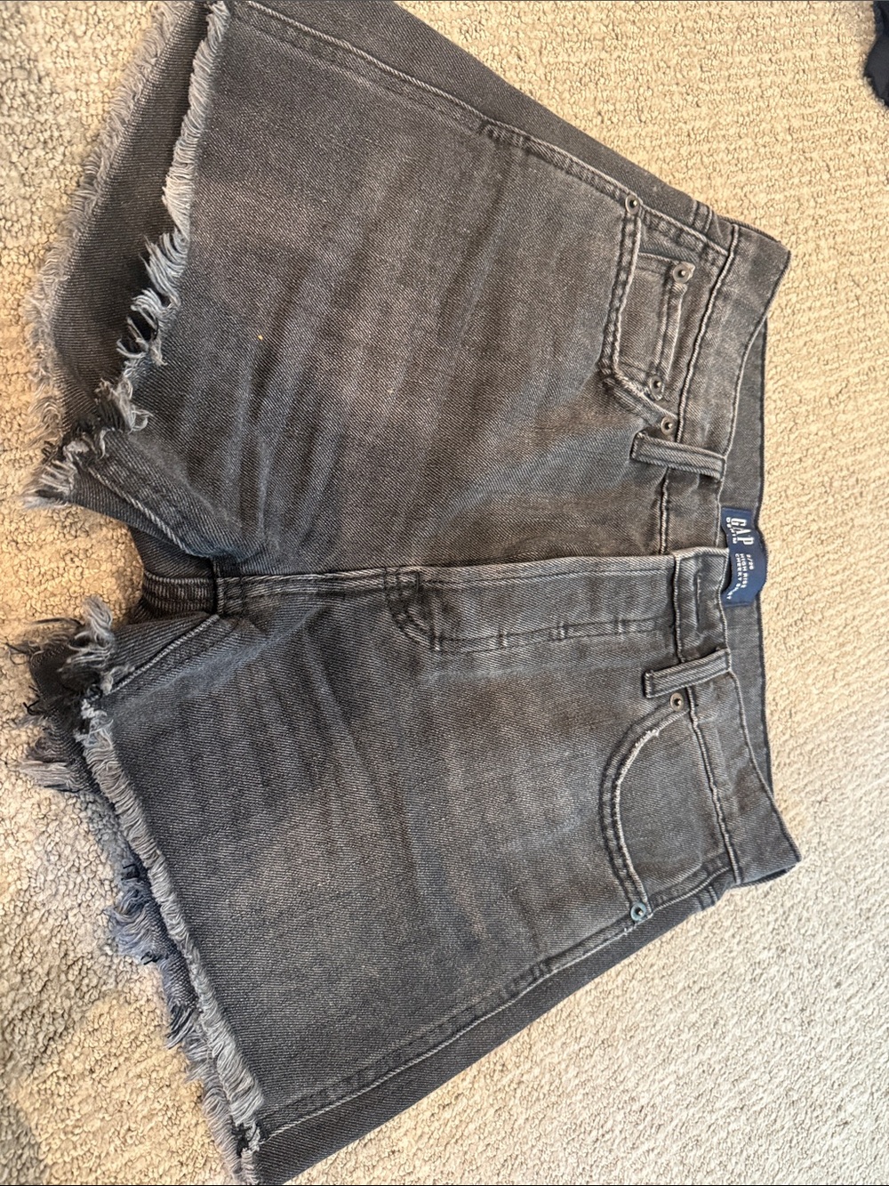 GAP Women's Washed Charcoal Frayed Hem Jean Shorts